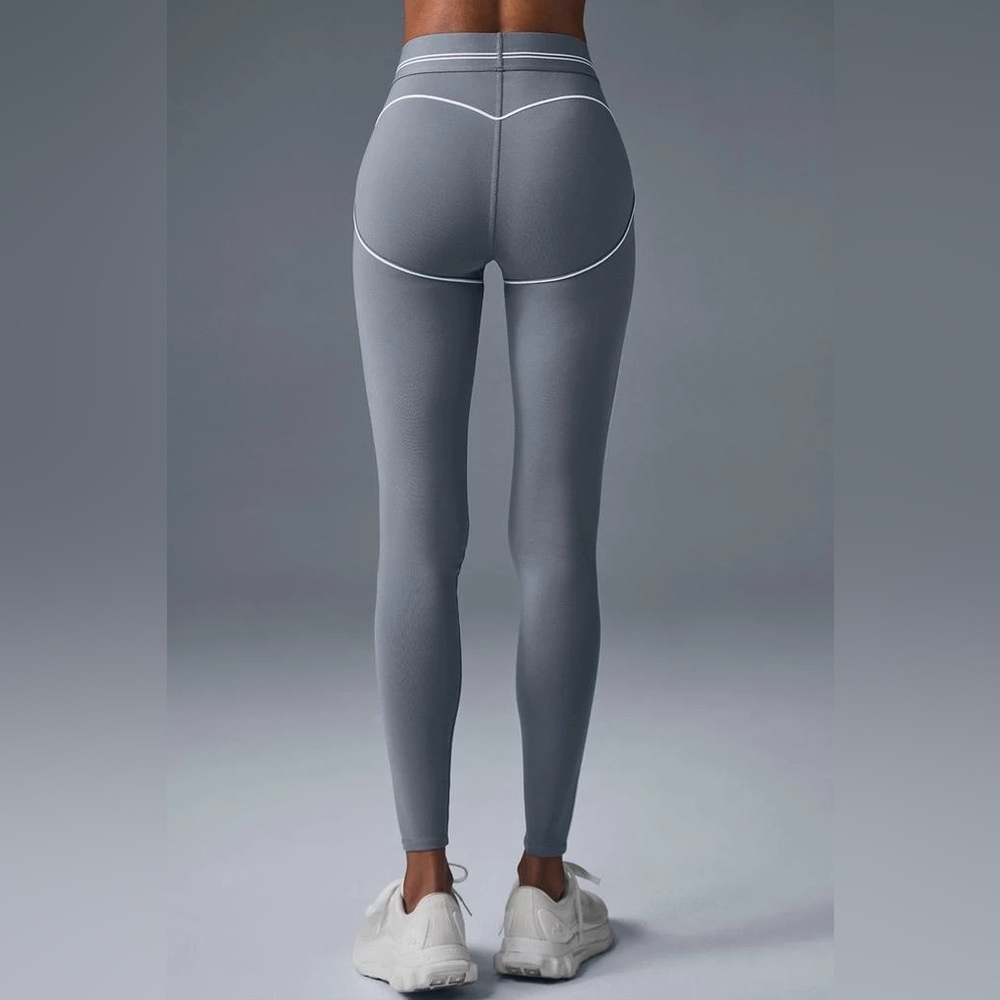 ALO YOGA Airbrush High-Waist Heart Throb Leggings in Steel Gray - Picture 7 of 13